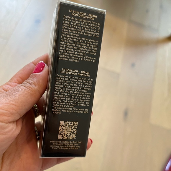Givenchy beauty le soin noir serum - Picture 4 of 5